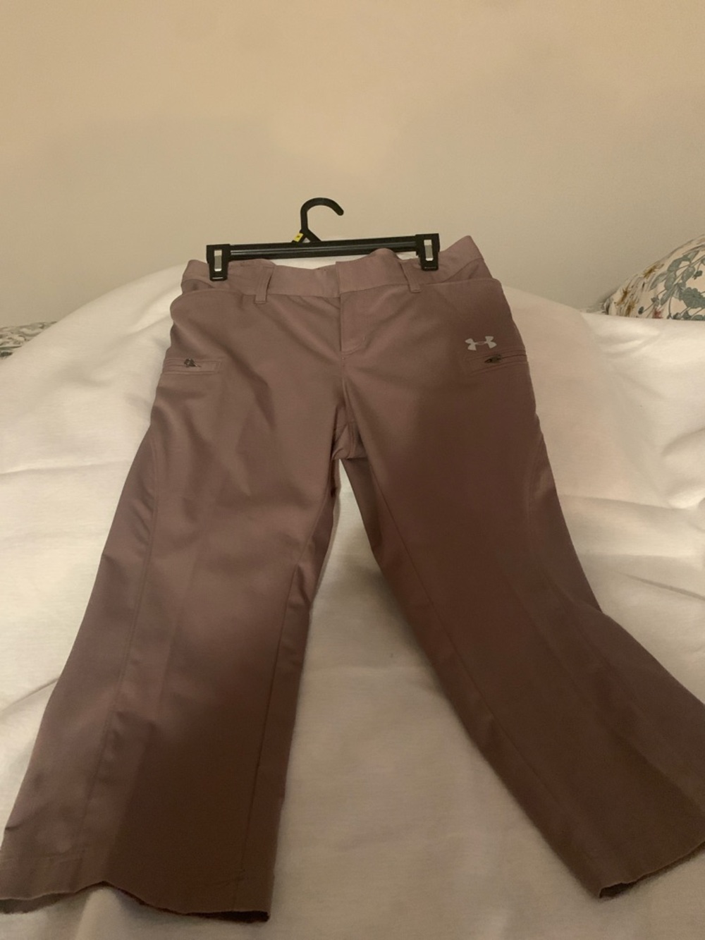 Under Armour Mauve Capris Performance Golf Pants